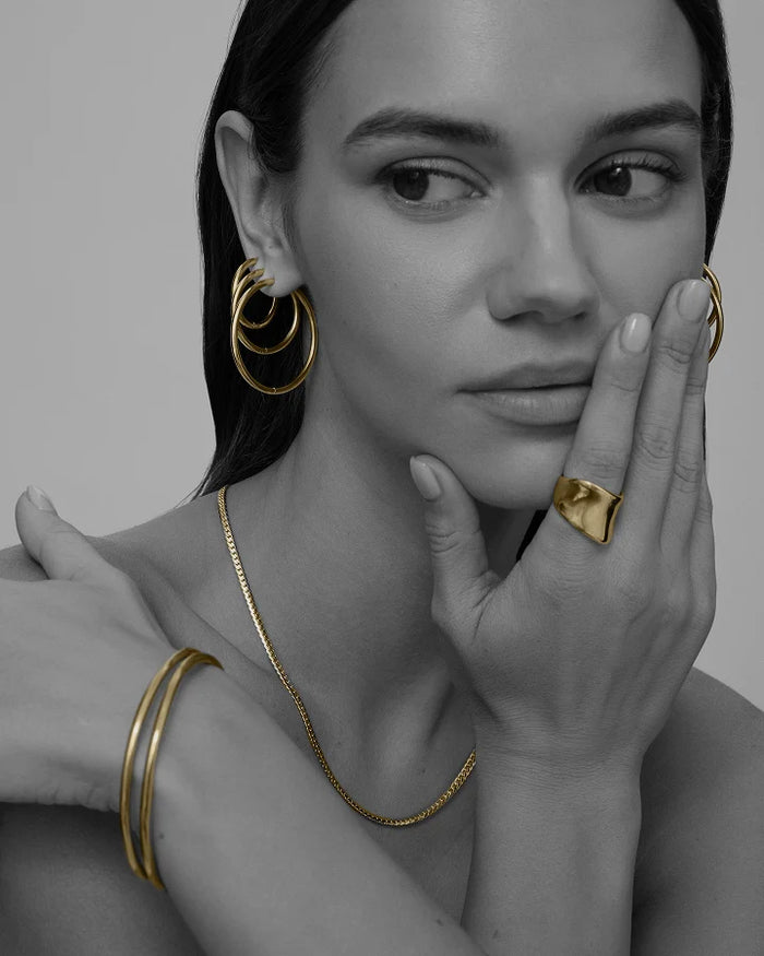 Portrait wearing MOOI necklace