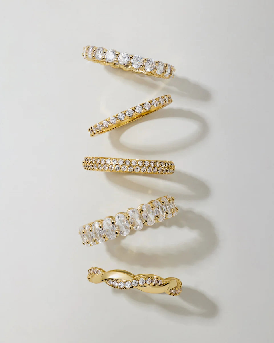 Gold chain detail